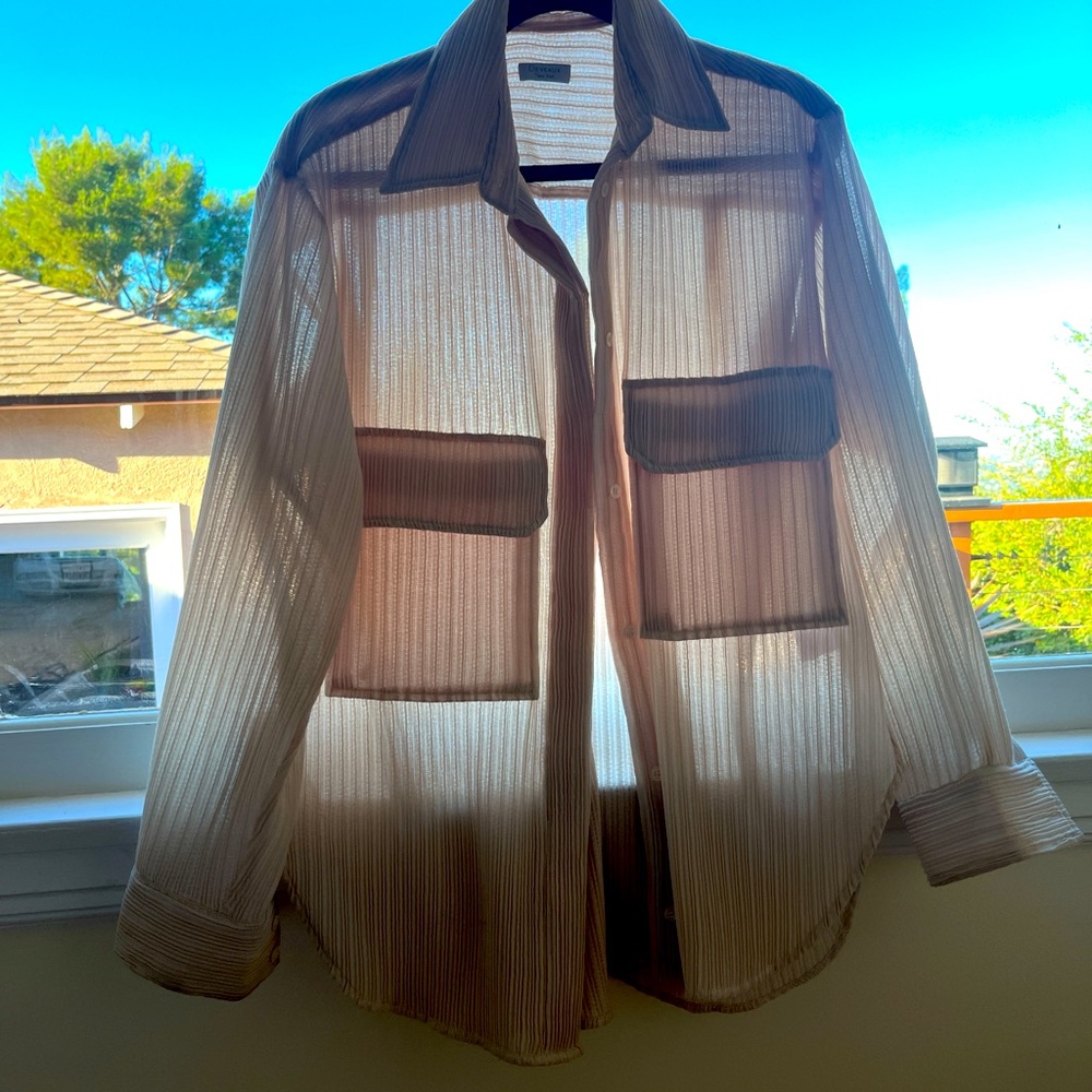 Deveaux plisse pleated button up size M